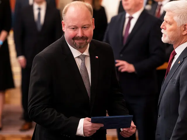 Ústavní soud je rozhodčí, ne soupeř. Vláda to musí respektovat