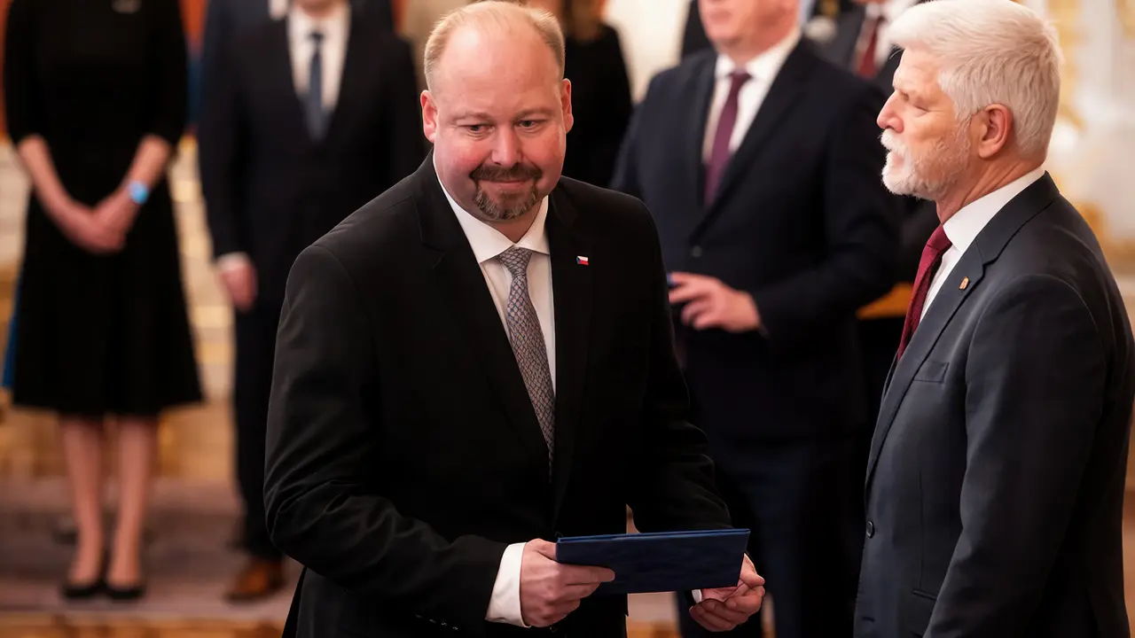 Ústavní soud je rozhodčí, ne soupeř. Vláda to musí respektovat