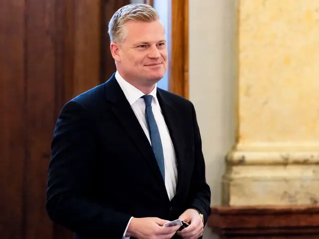 Ústavní soud nařídil Babišovi pustit Pavla na summit NATO
